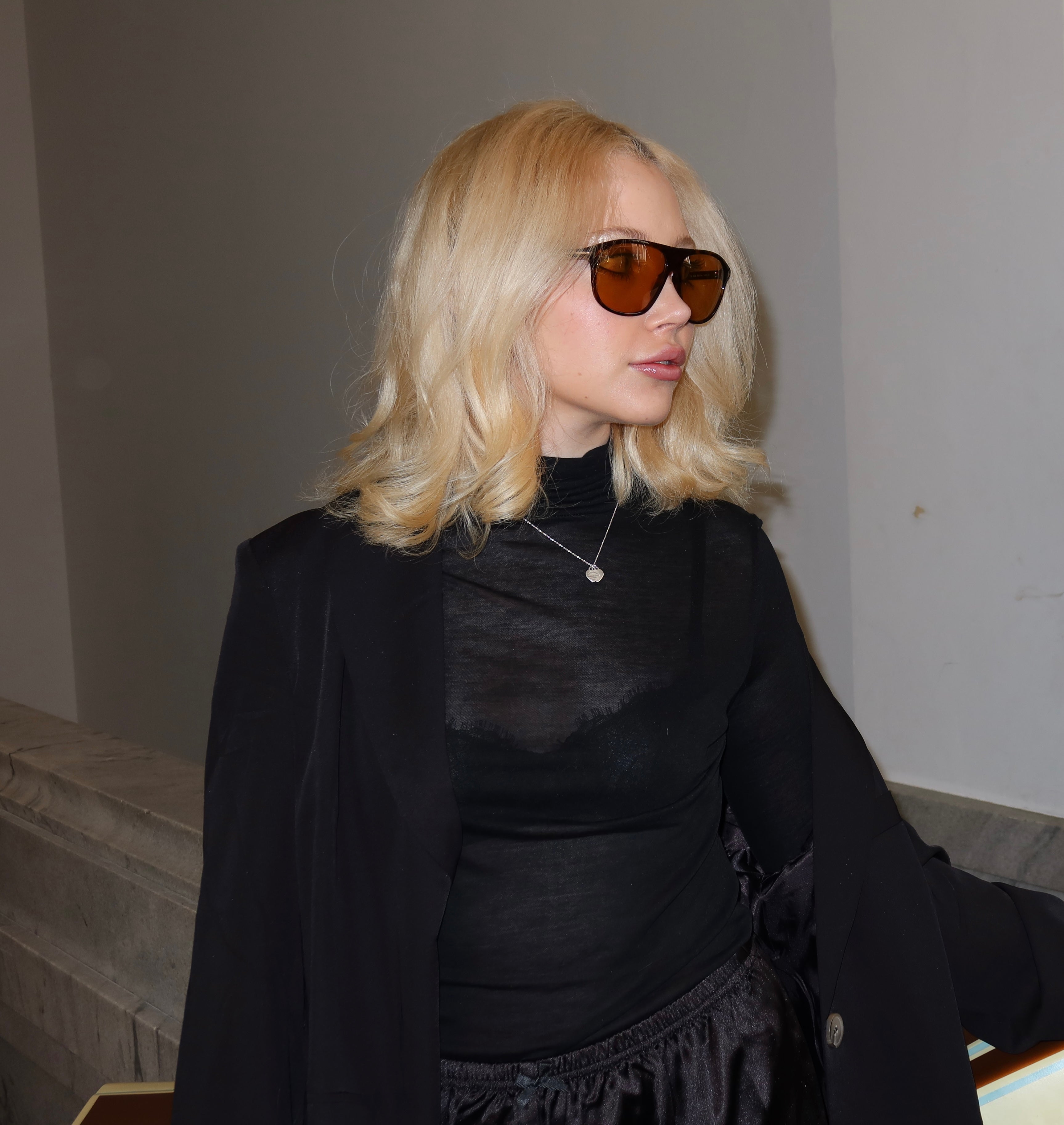 SIXTH SHEER MOCKNECK.