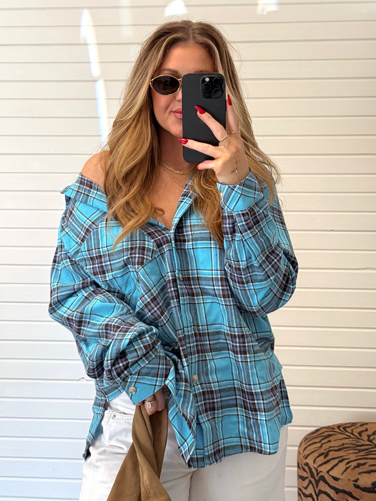 NAVY BUTTON FLANNEL.