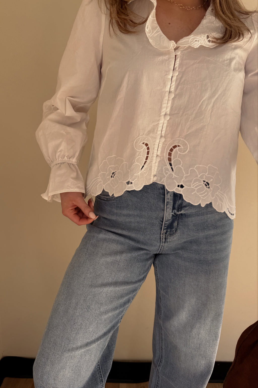 SUNSET EYELET TOP.