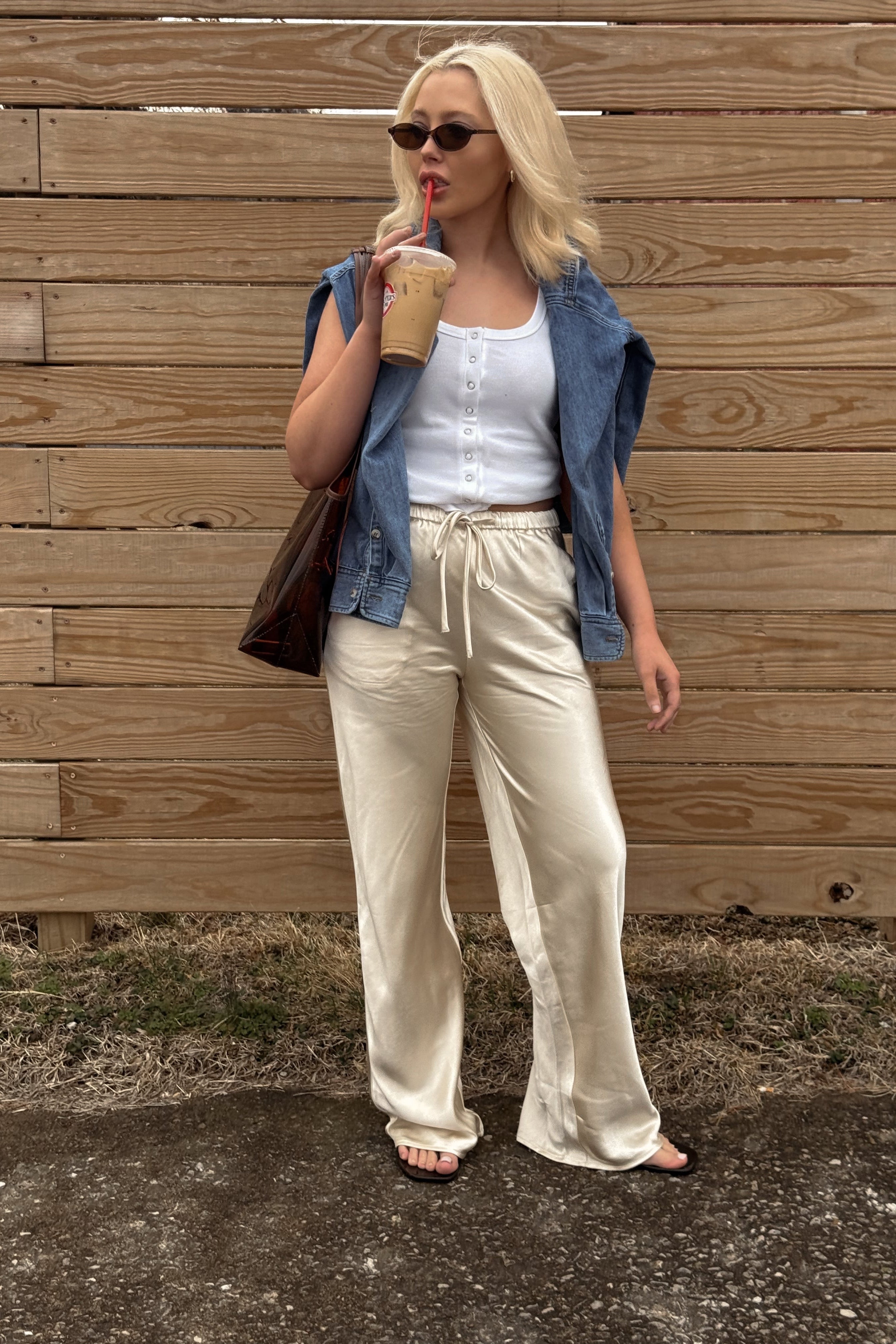 CHAMPAGNE SATIN PANTS.